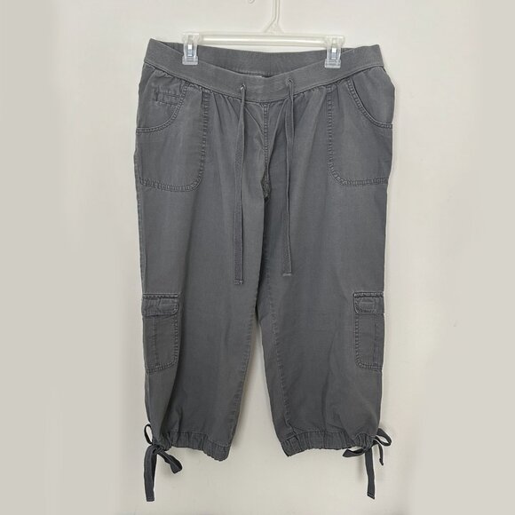 LIZ LANGE- Maternity Gray Cargo Capri's Size Large - Picture 7 of 12